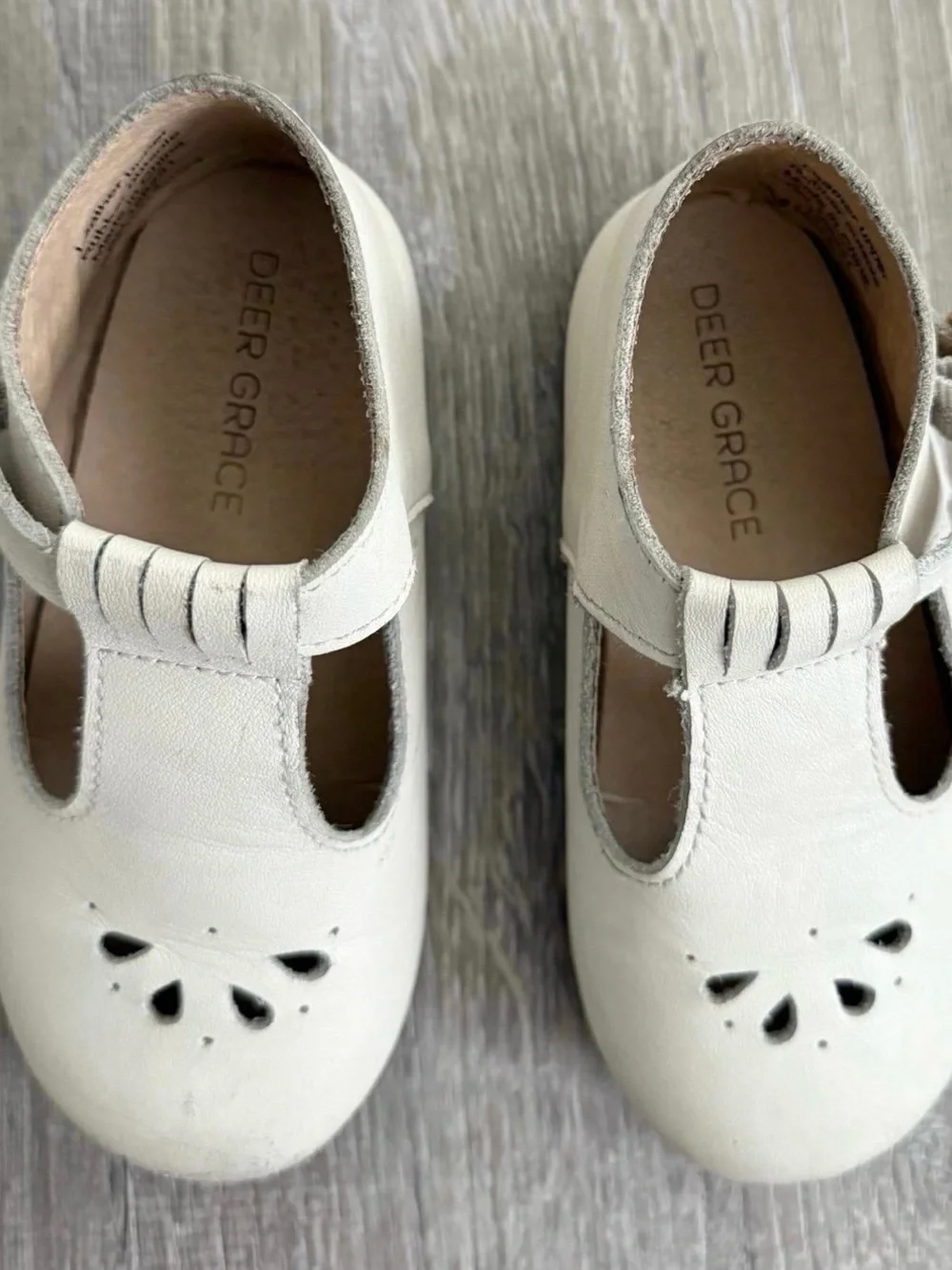 Deer Grace classic white